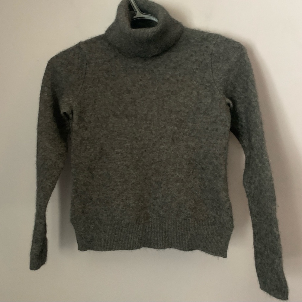 Ellen Tracy 100% Cashmere Turtleneck Sweater Size Medium Grey